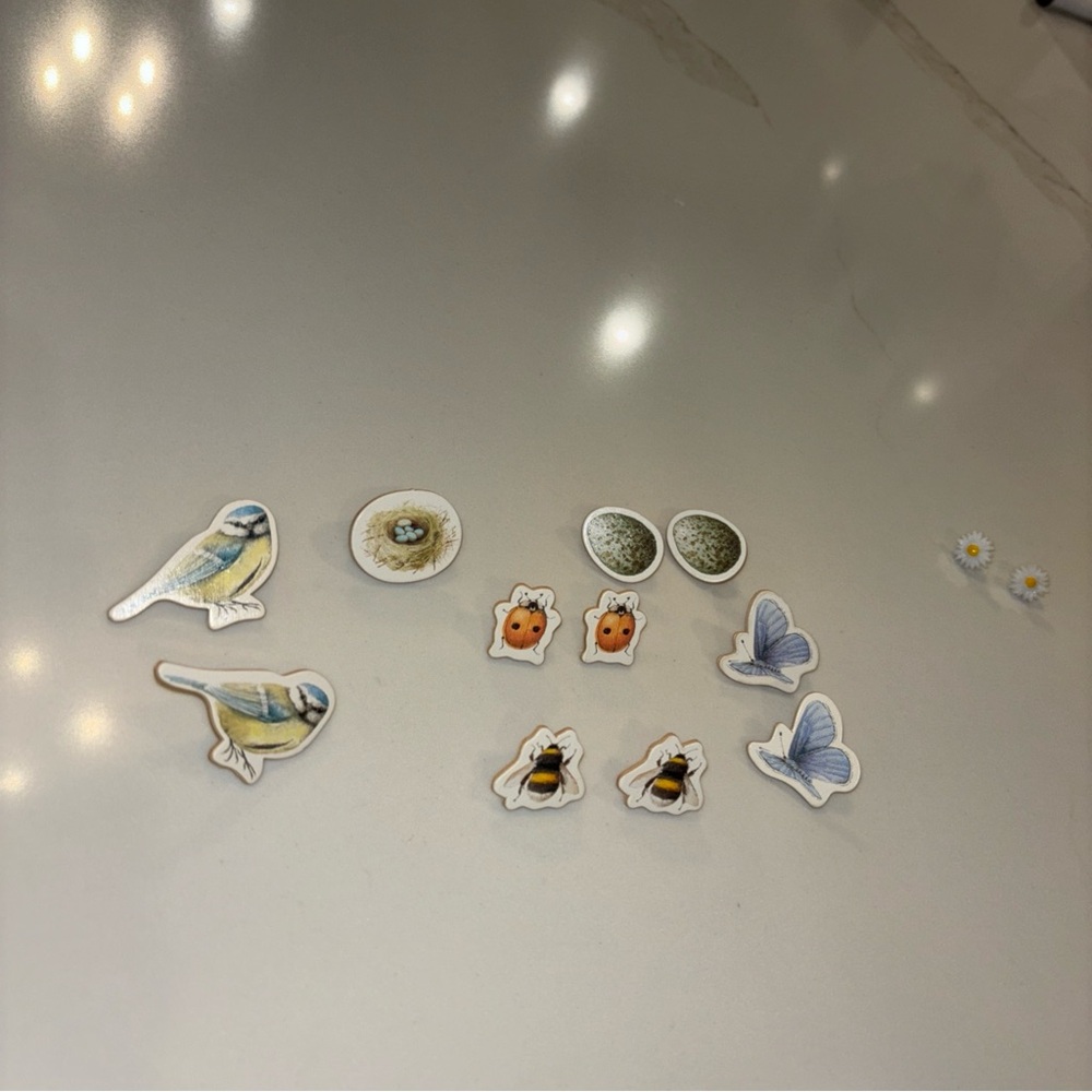 Thumbtacks Hallmark Marjorie Bastin Butterflies, Bees, Birds Bulletin Board